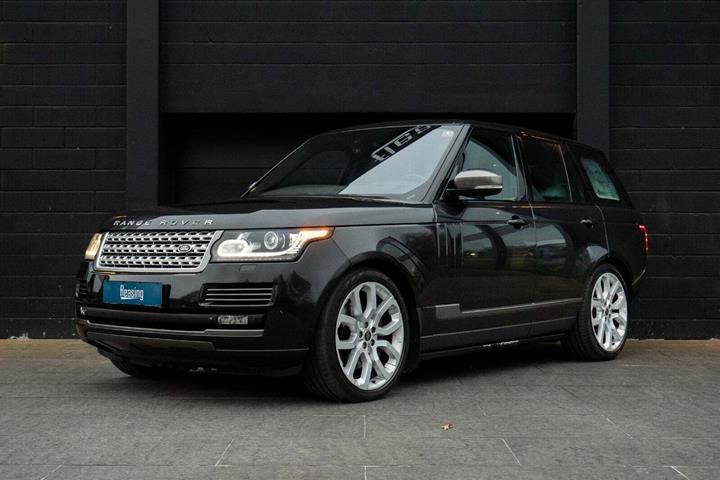 Grå Land Rover Range Rover fra 2013