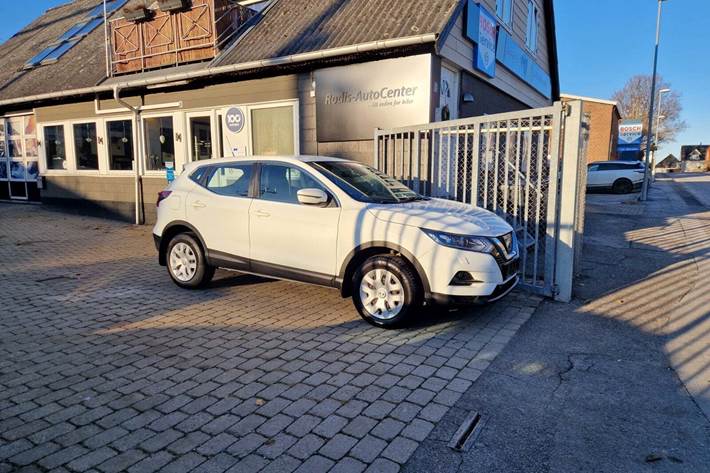 Hvid Nissan Qashqai fra 2018