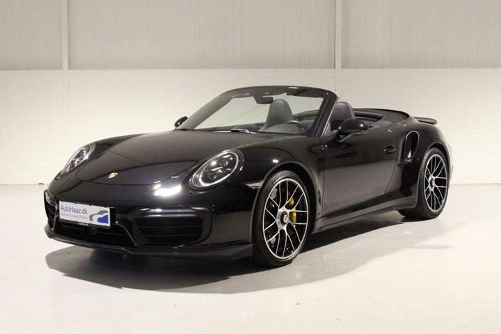 Sort Porsche 911 Turbo S fra 2017 set udefra