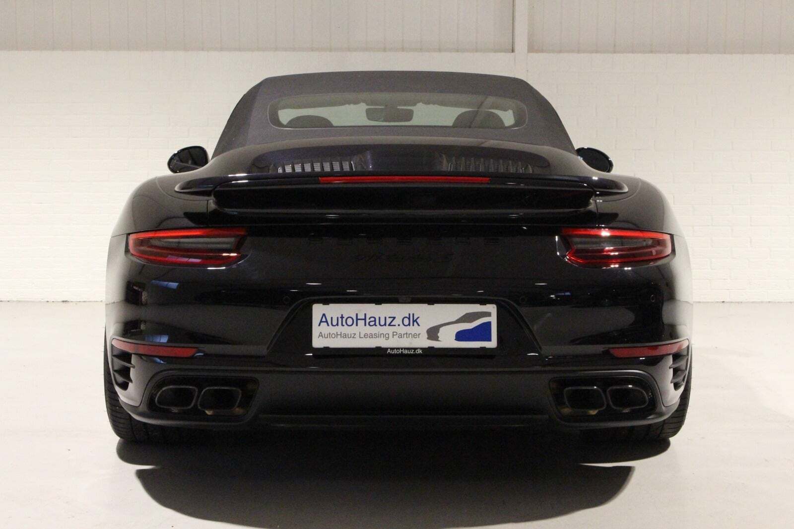 Sort Porsche 911 Turbo S fra 2017