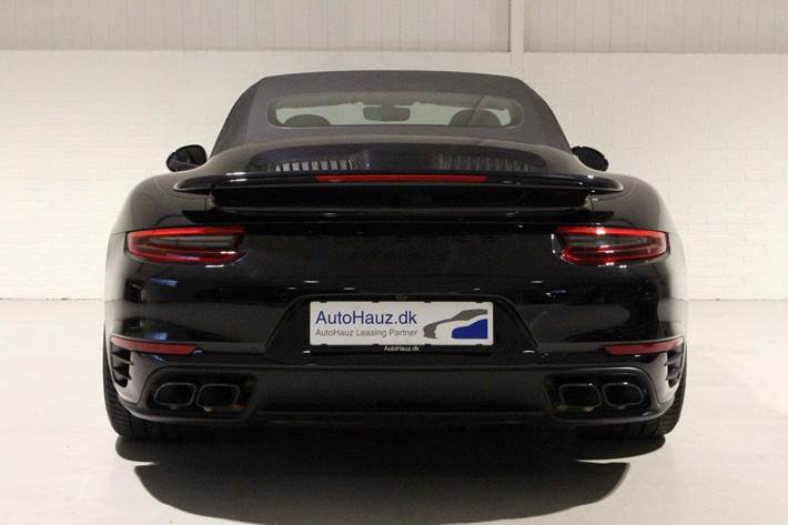 Sort Porsche 911 Turbo S fra 2017