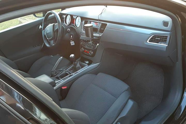 Sort Peugeot 508 fra 2012