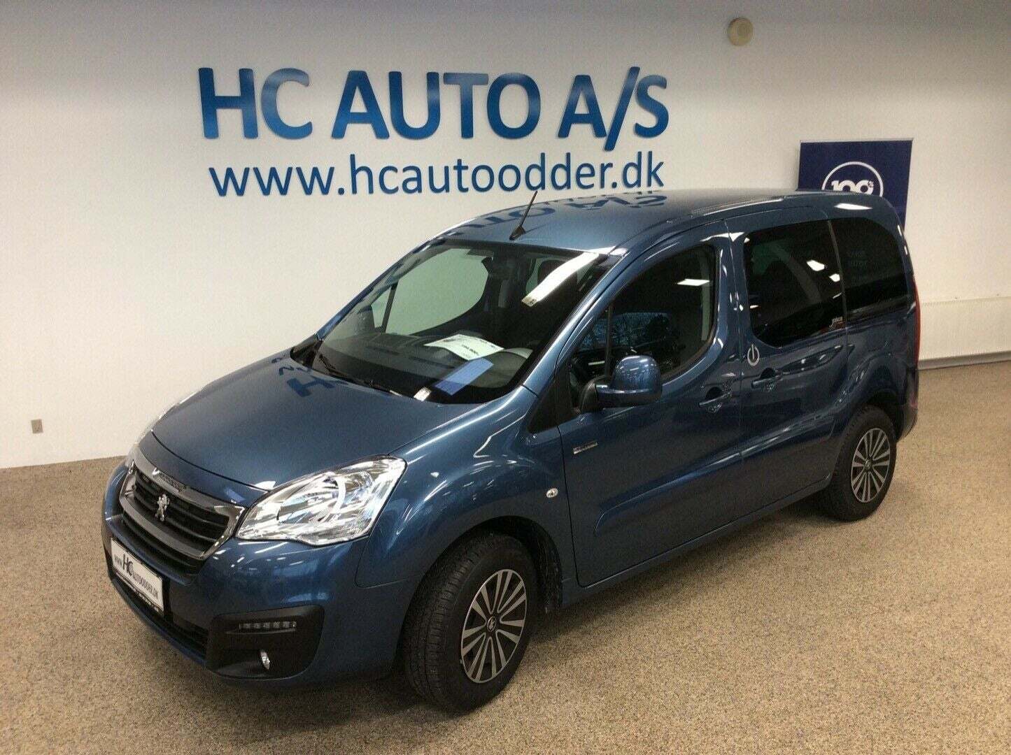 Blå Peugeot Partner Tepee fra 2018