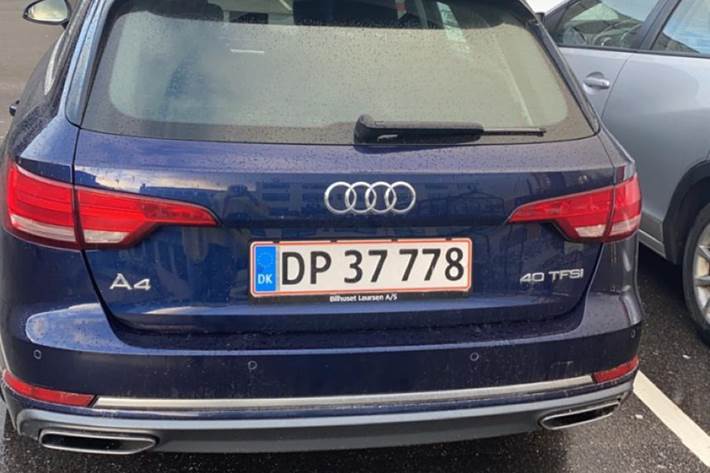 Blå Audi A4 fra 2019