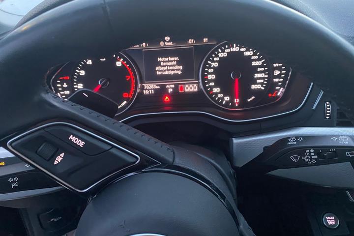 Blå Audi A4 fra 2019