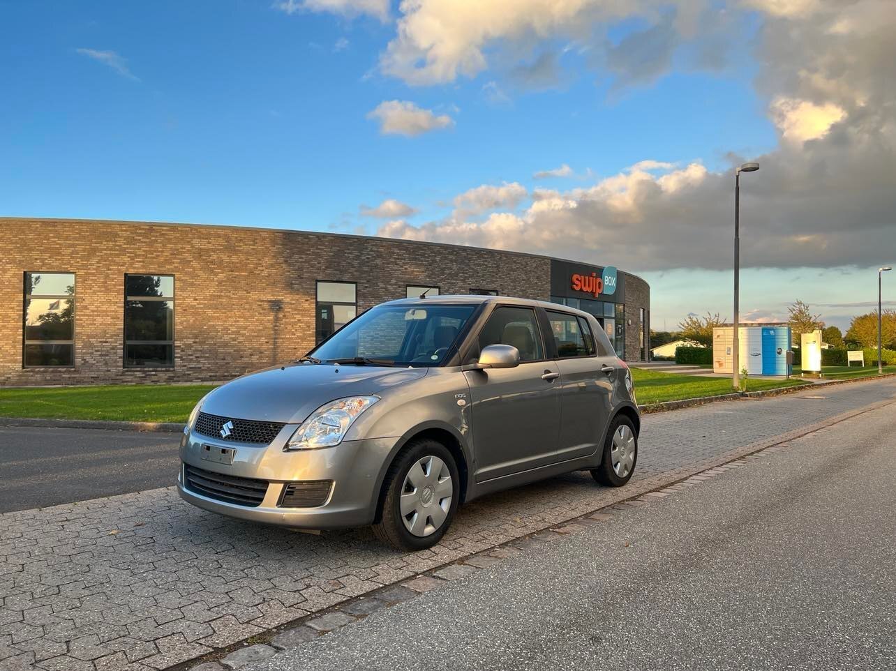 Grå Suzuki Swift fra 2008