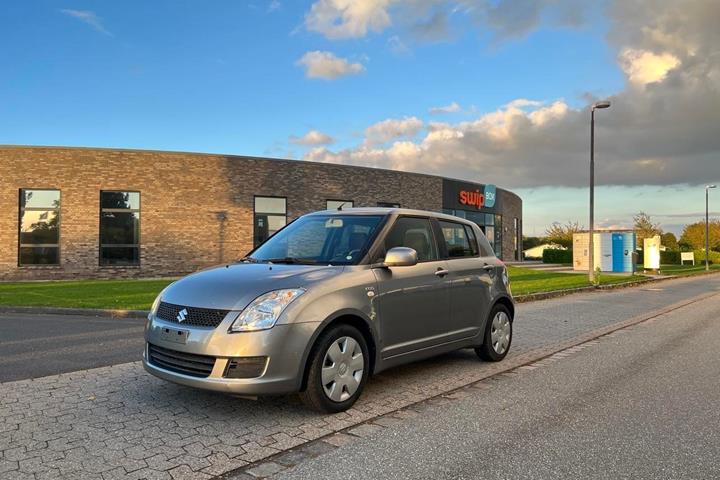 Grå Suzuki Swift fra 2008