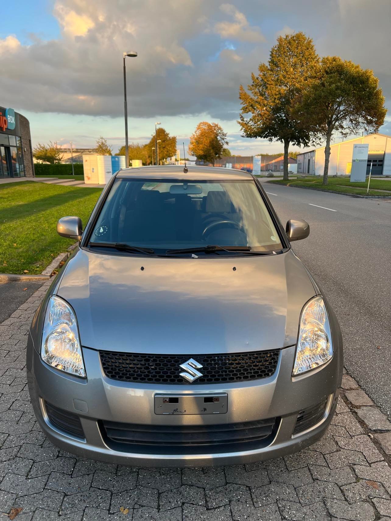 Grå Suzuki Swift fra 2008