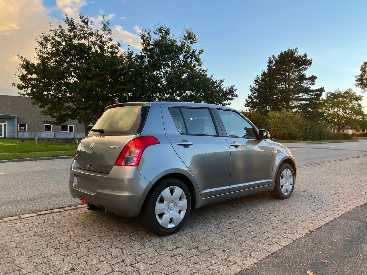 Grå Suzuki Swift fra 2008
