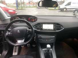 Peugeot 308 1,5 BlueHDi 130 Selection Sky SW