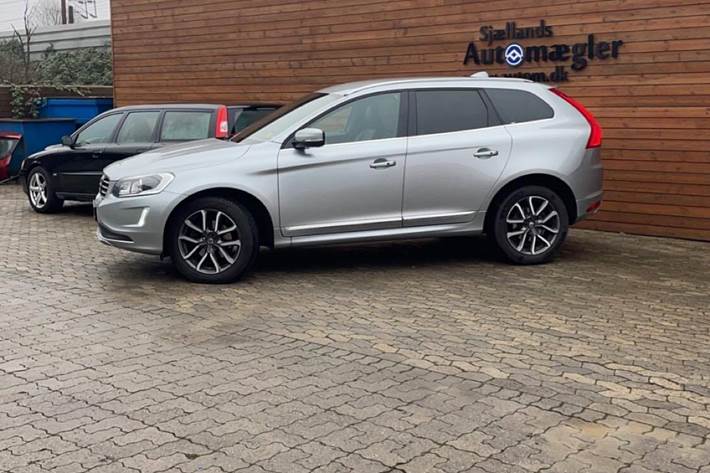 Grå Volvo XC60 fra 2018