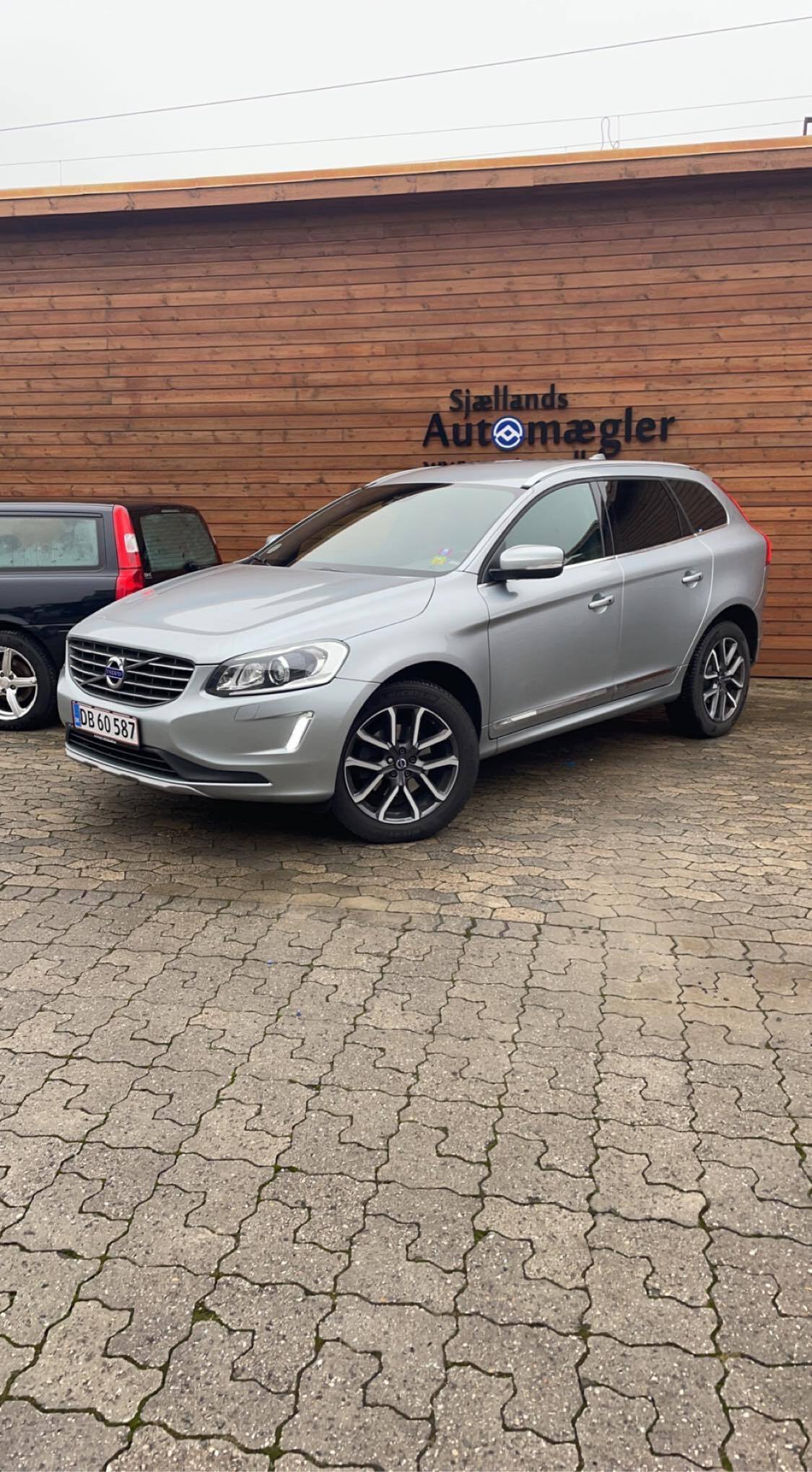 Grå Volvo XC60 fra 2018