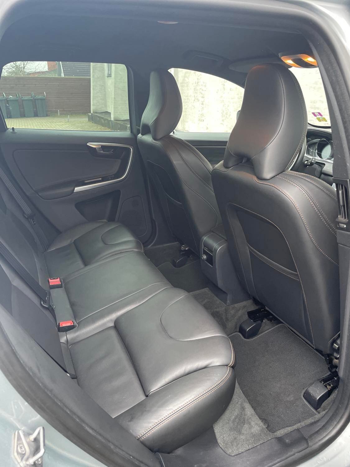 Grå Volvo XC60 fra 2018