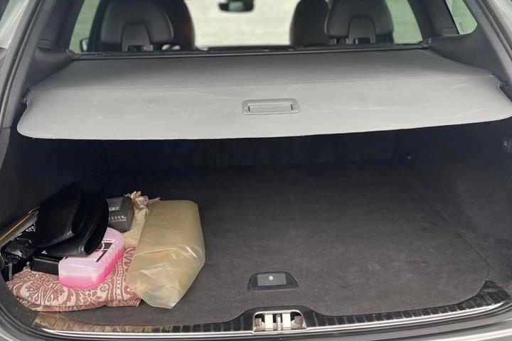 Grå Volvo XC60 fra 2018