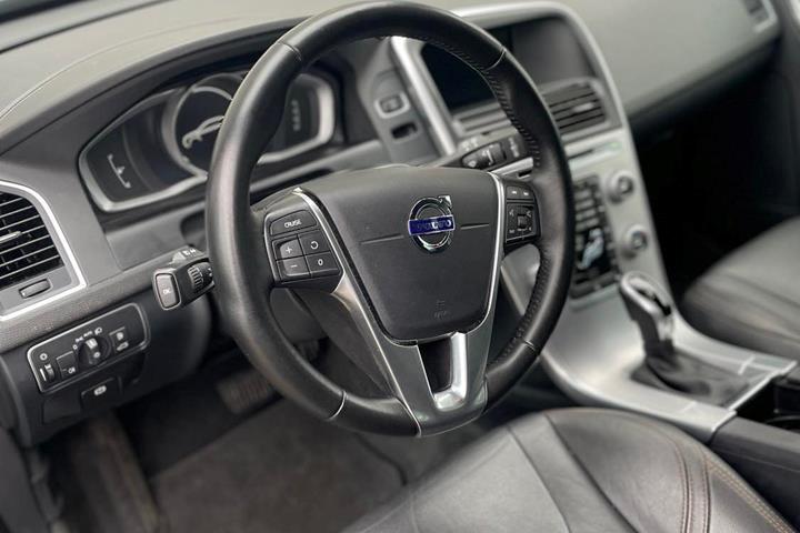 Grå Volvo XC60 fra 2018