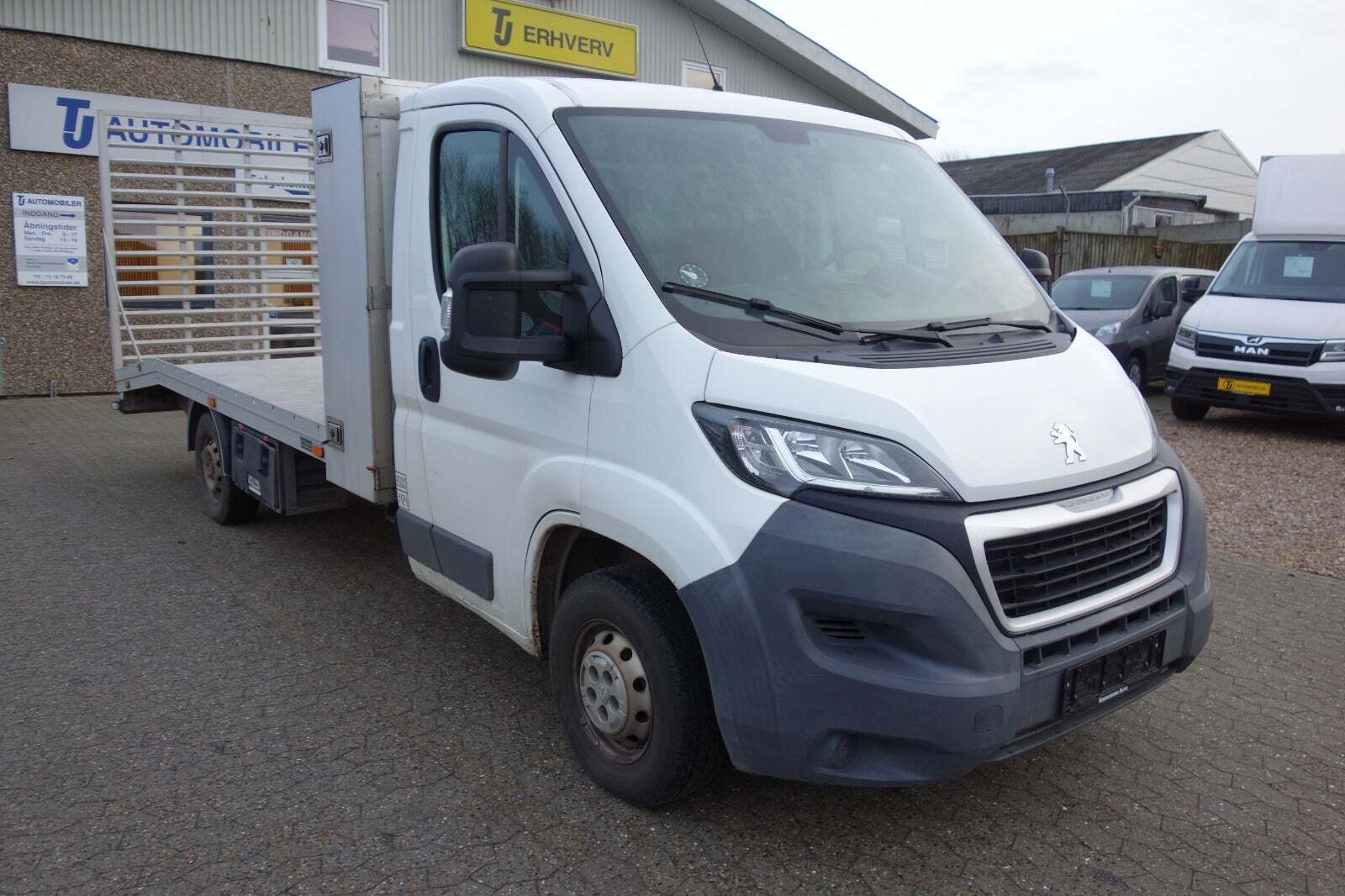 Hvid Peugeot Boxer 335 fra 2014