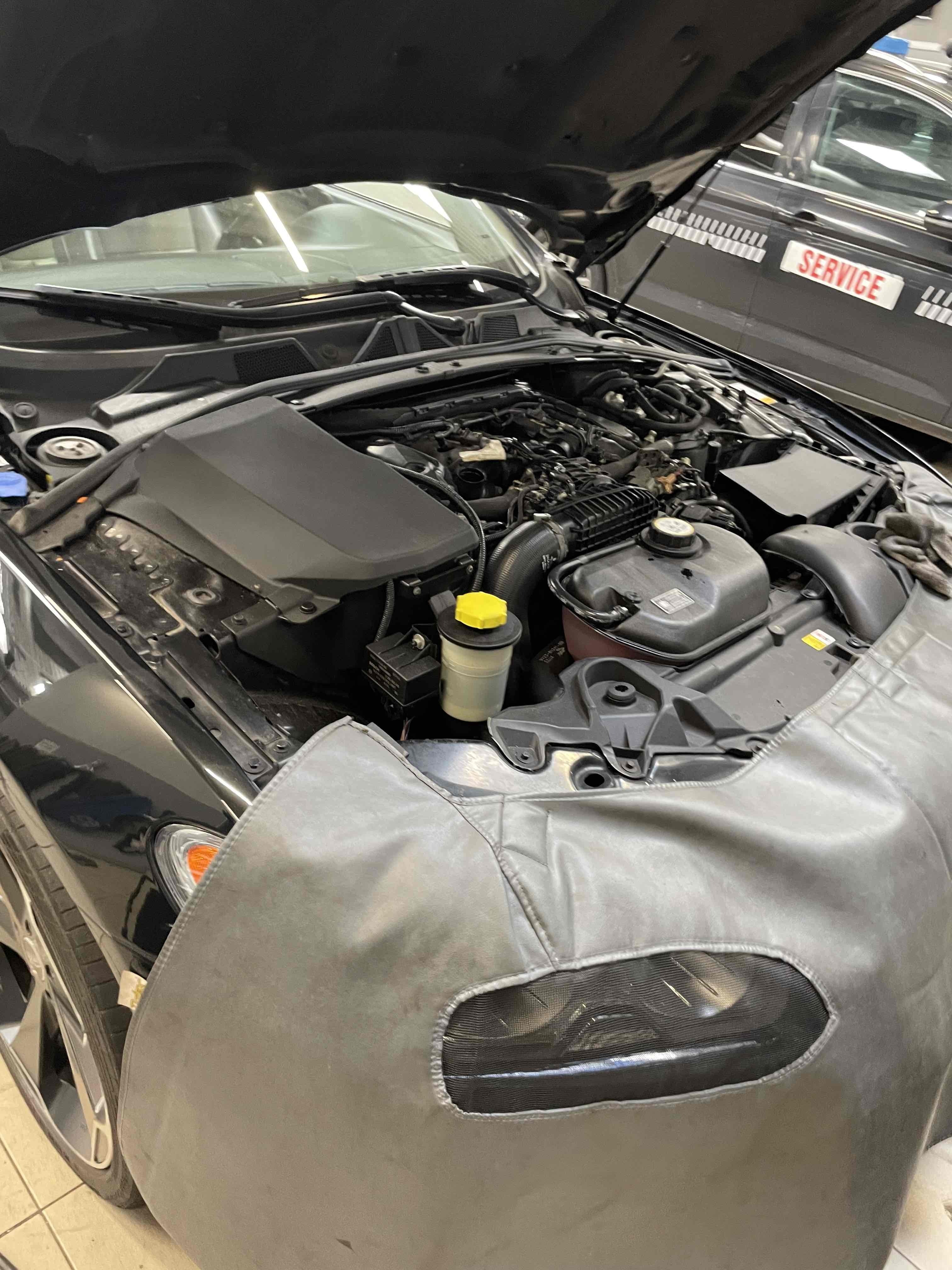 Sort Jaguar XF fra 2009