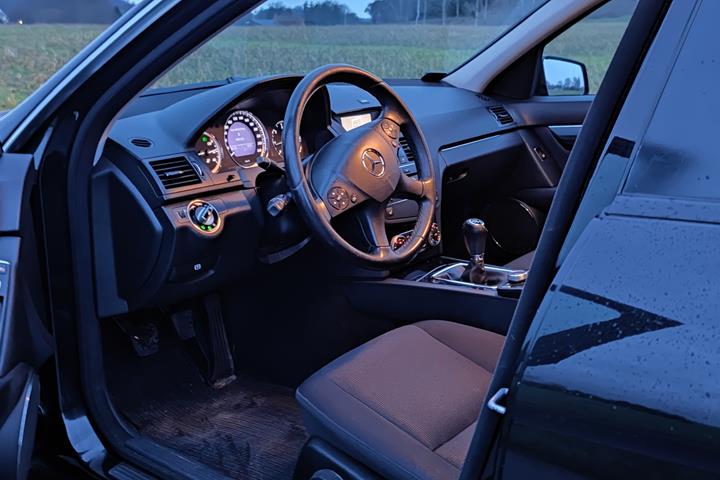 Sort Mercedes C200 d fra 2009