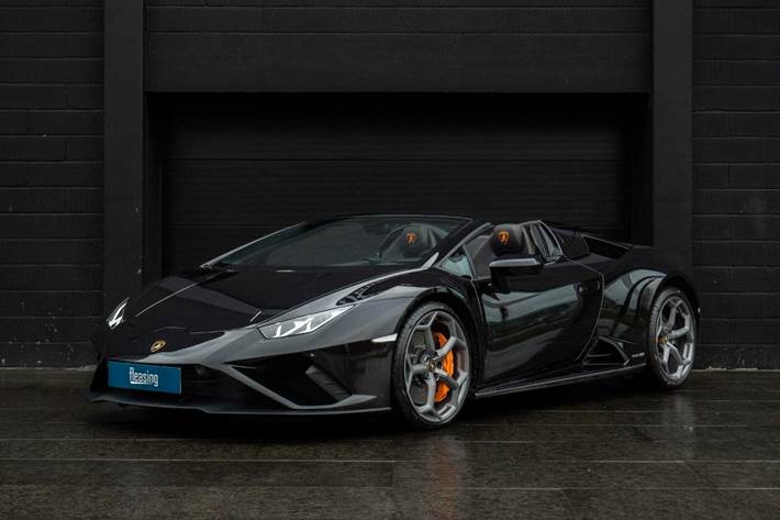 Grå Lamborghini Huracan fra 2021