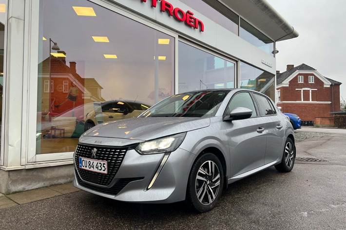 Grå Peugeot 208 fra 2020