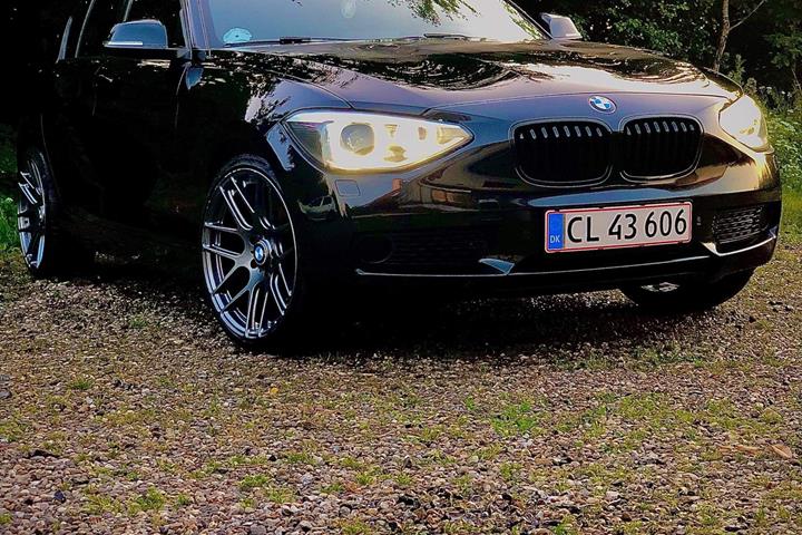 Sort BMW 118 fra 2012