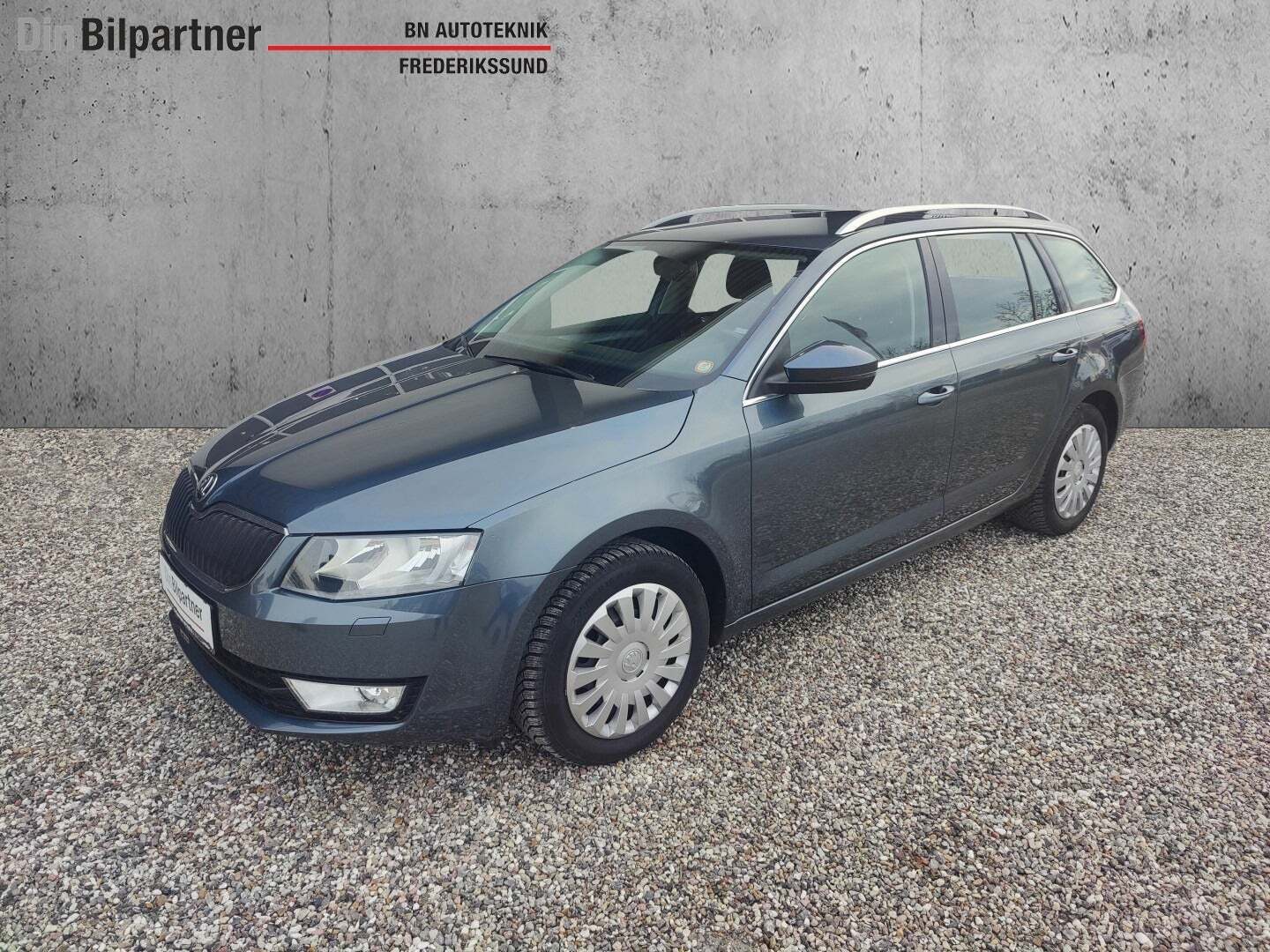 Grå Skoda Octavia fra 2016