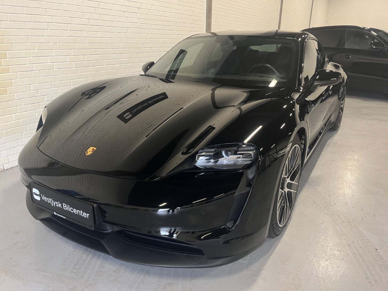 Grå Porsche Taycan 4S fra 2020