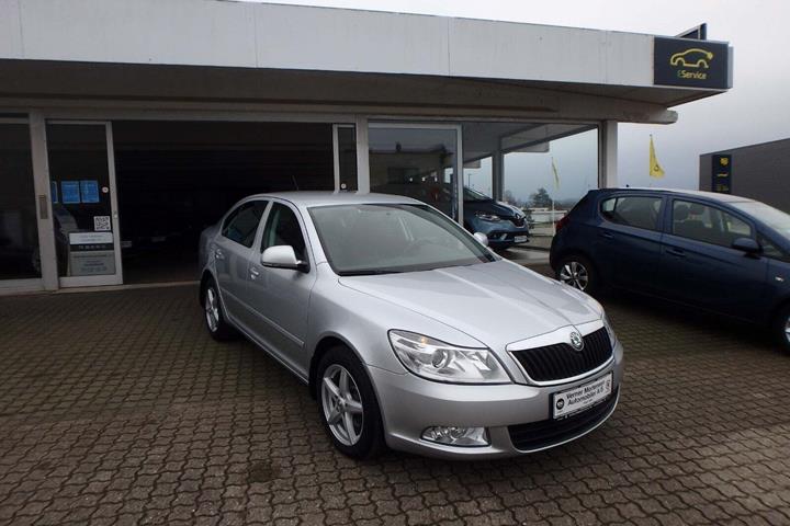 Grå Skoda Octavia fra 2012
