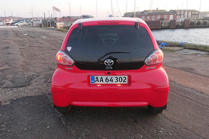 Rød Toyota Aygo fra 2012