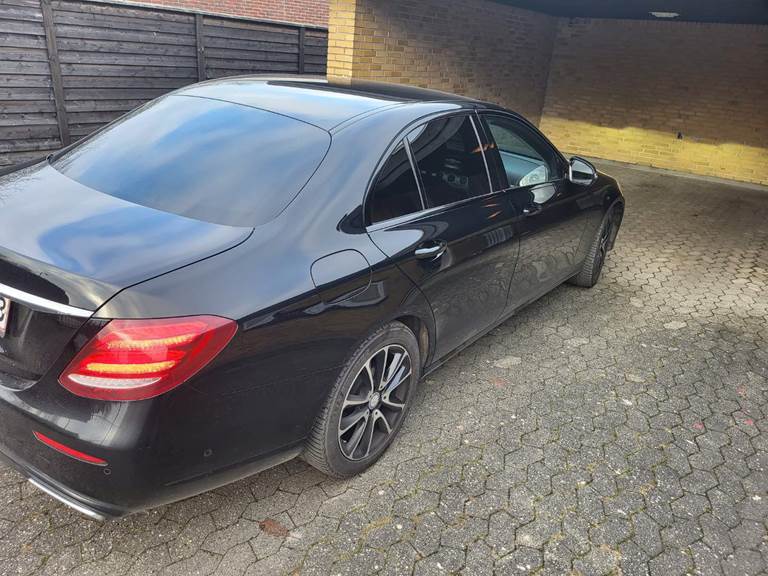 Mercedes E220 d 2,2 220 d Sedan 9G-TRONIC