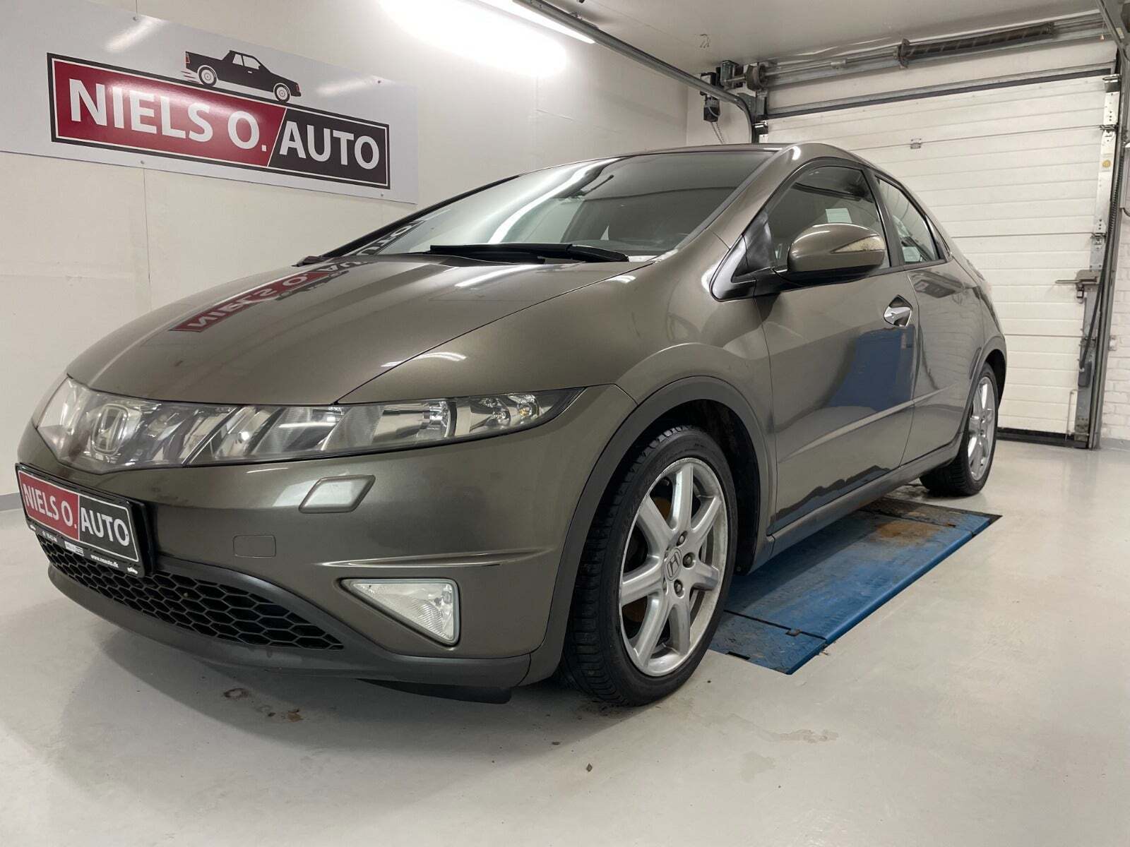 Grå Honda Civic fra 2007