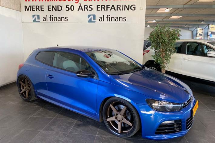 Blå VW Scirocco fra 2010