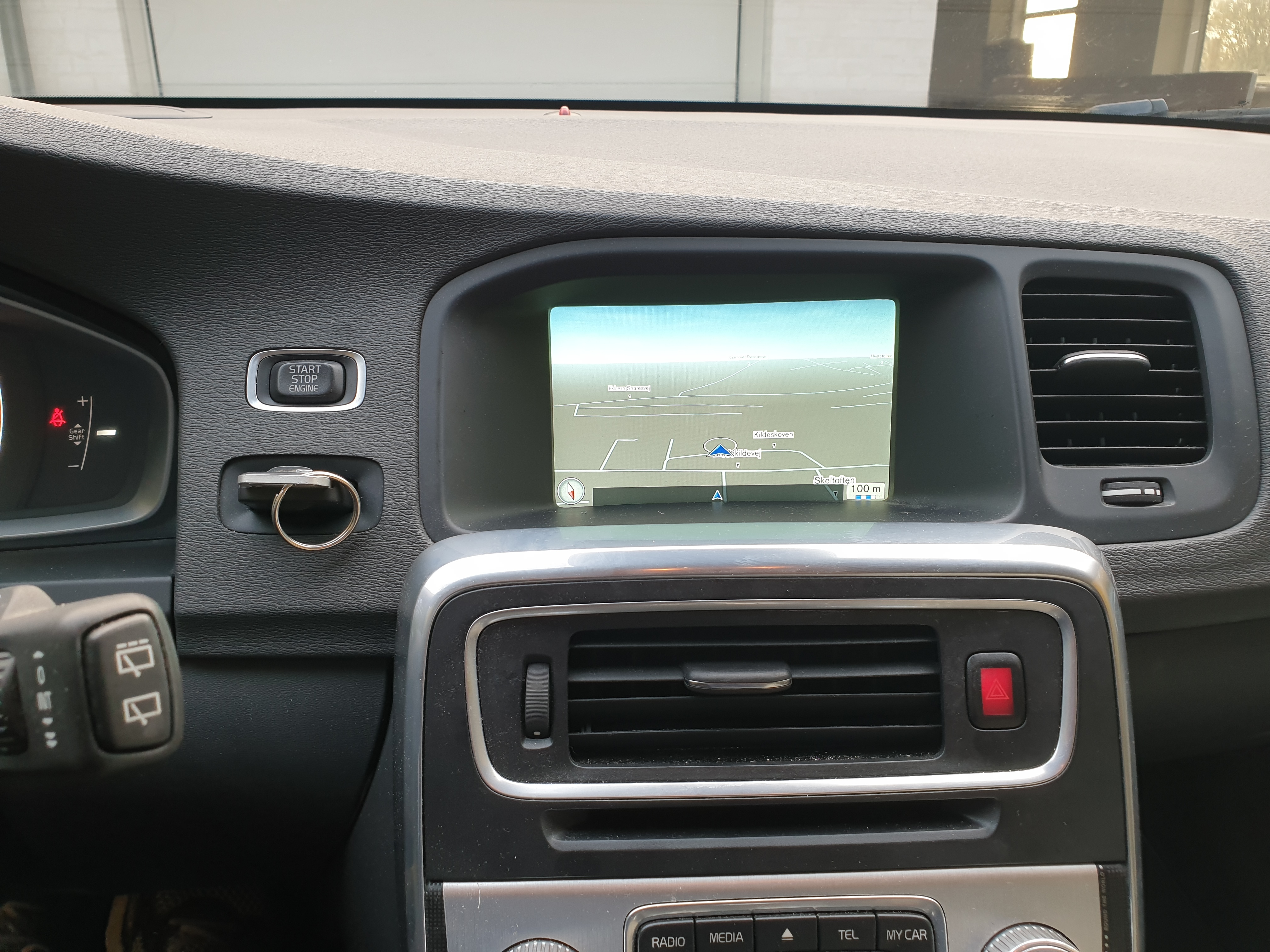 Grå Volvo V60 fra 2014