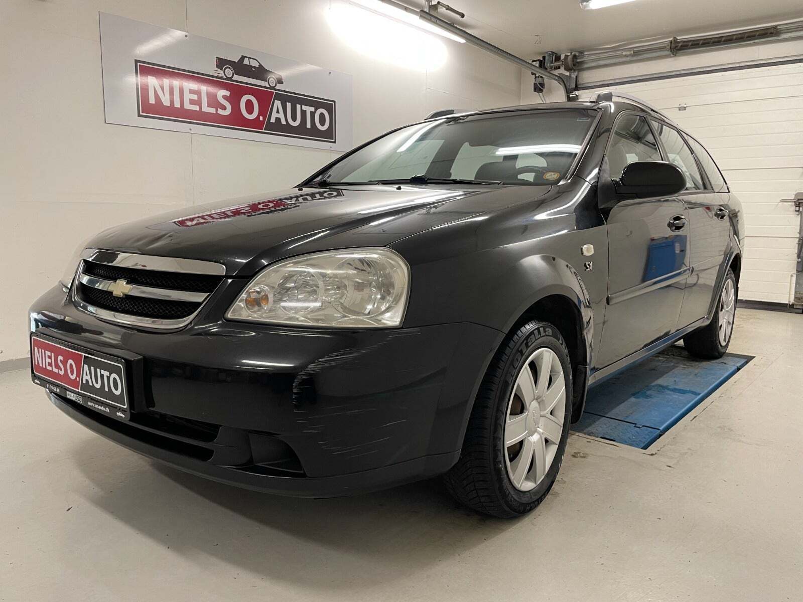 Grå Chevrolet Nubira fra 2006