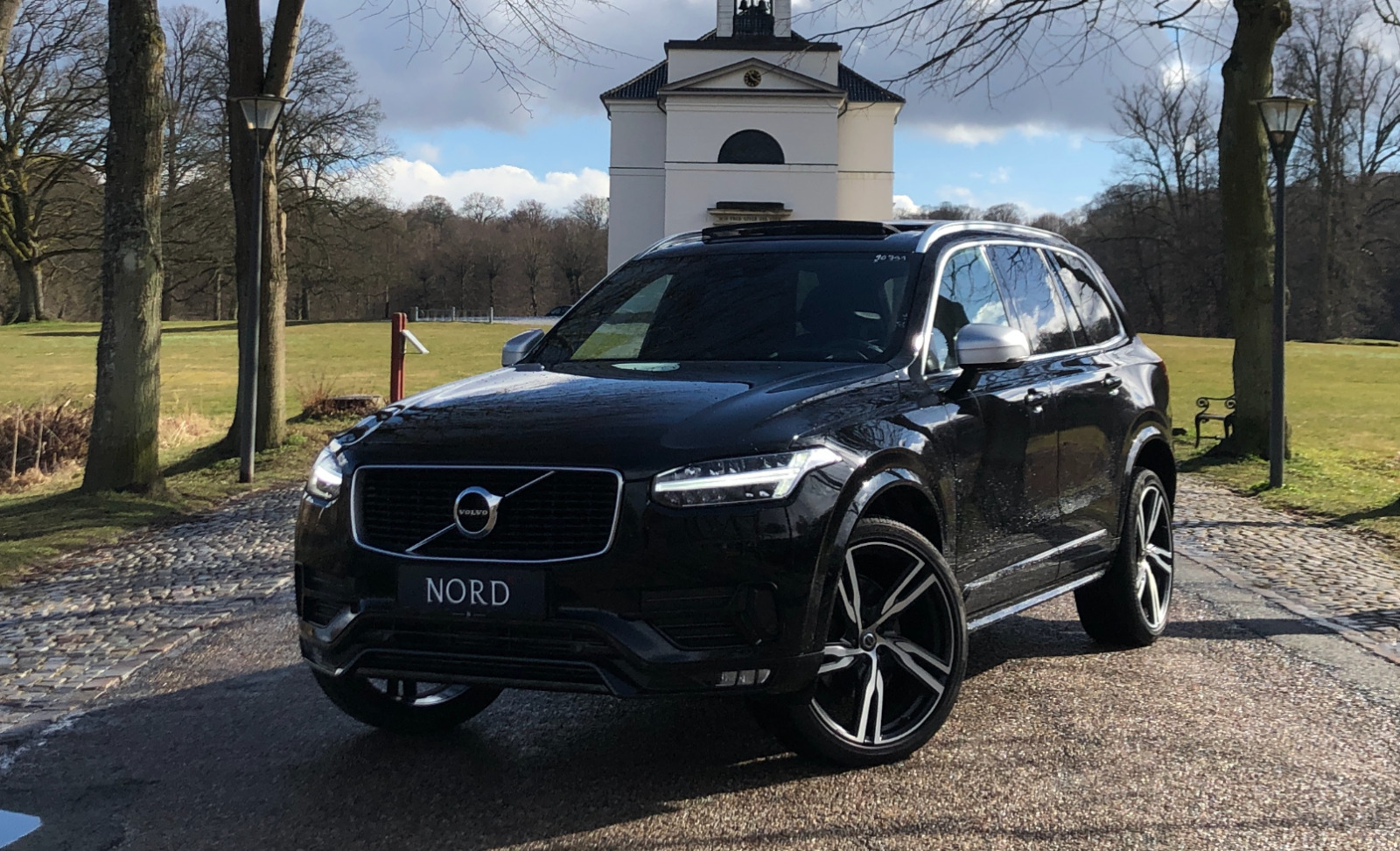 Grå Volvo XC90 fra 2019