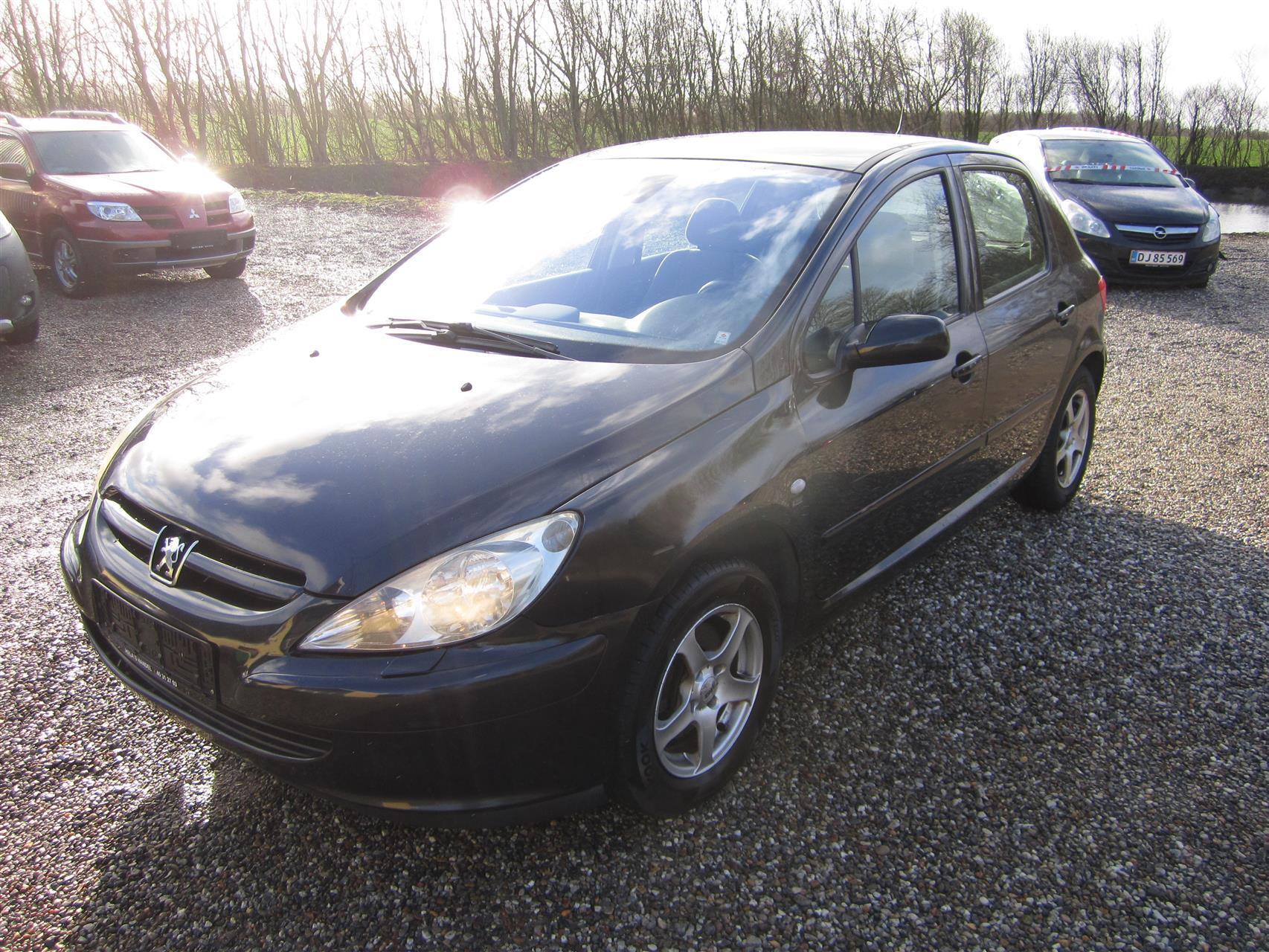 Sort Peugeot 307 fra 2004
