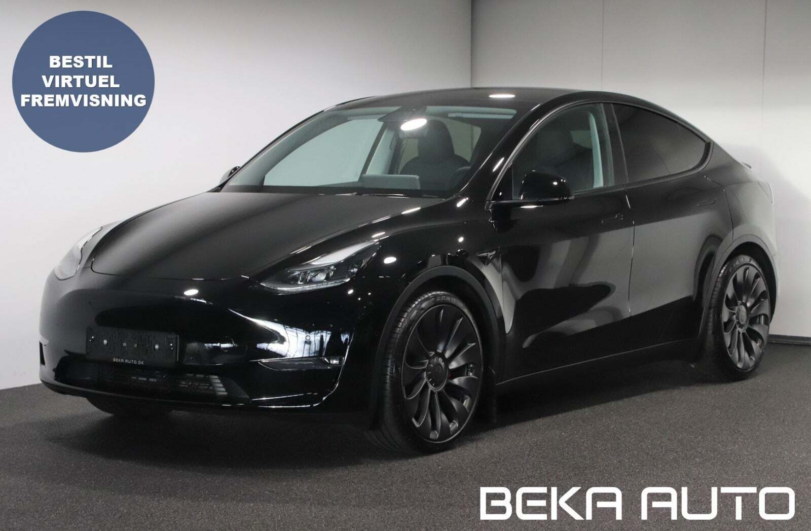 Sort Tesla Model Y fra 2022