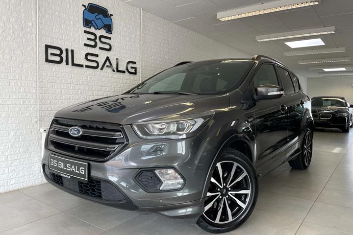 Grå Ford Kuga fra 2019