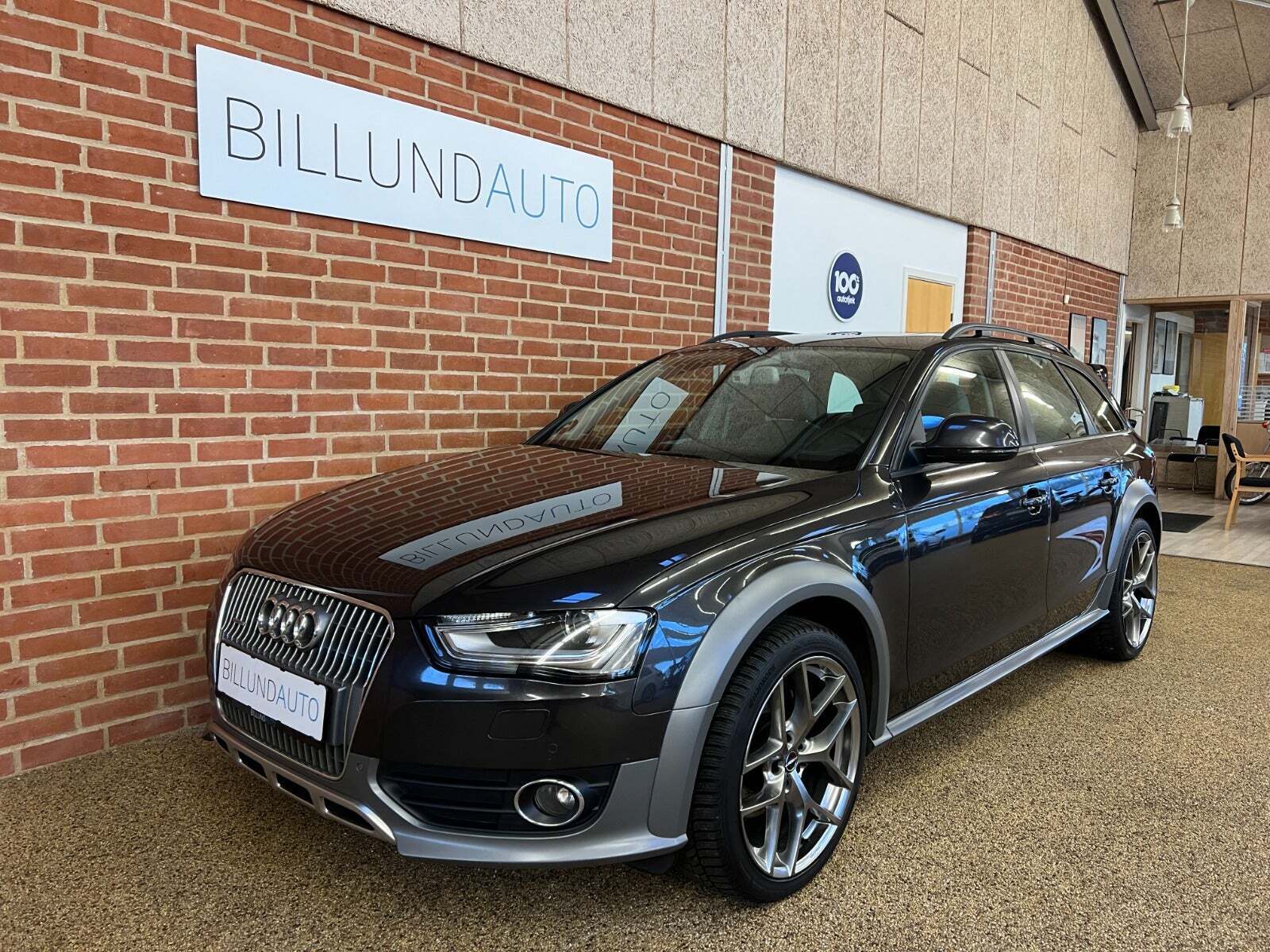 Grå Audi A4 Allroad fra 2016