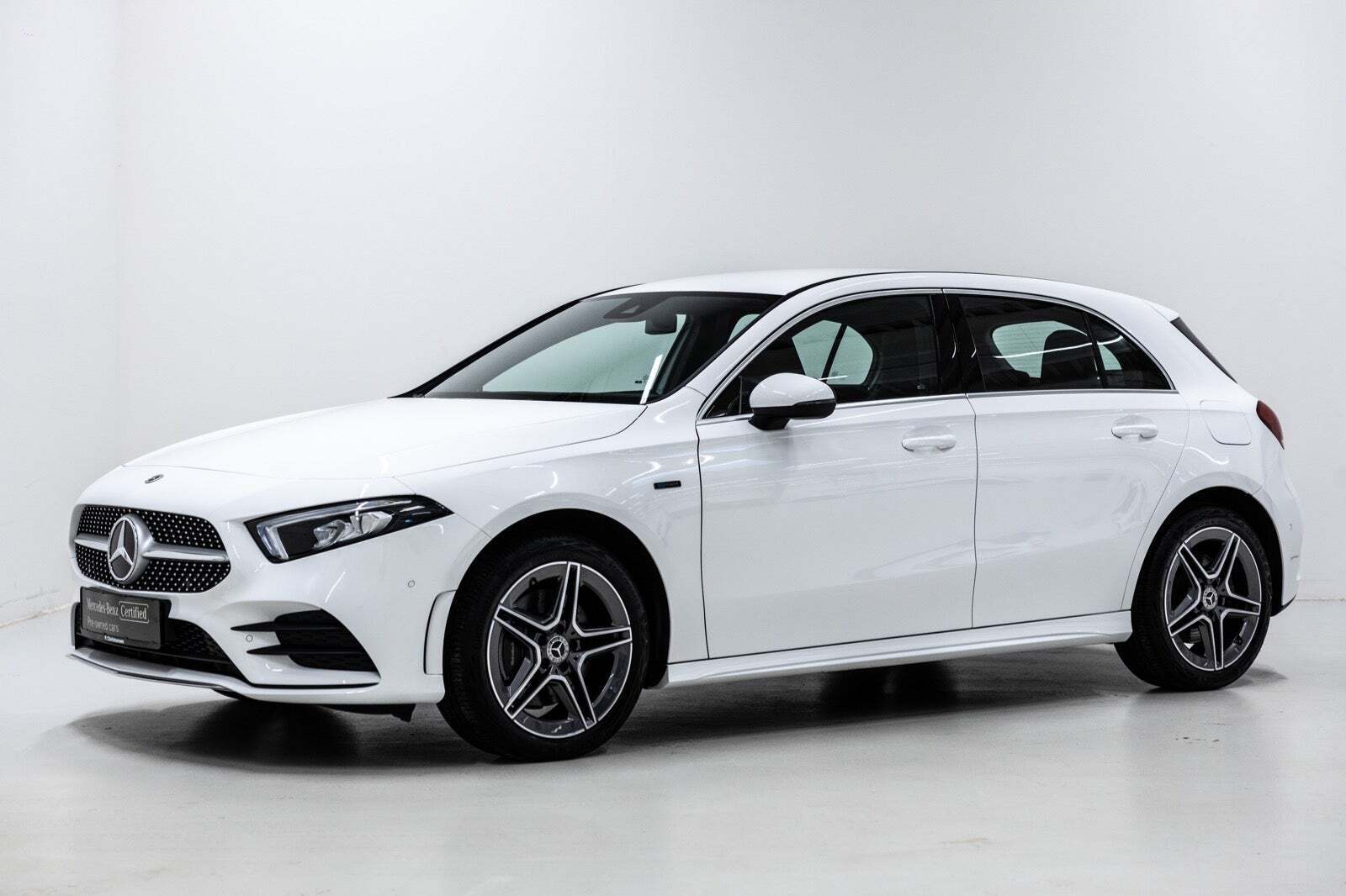 Hvid Mercedes A250 e fra 2022