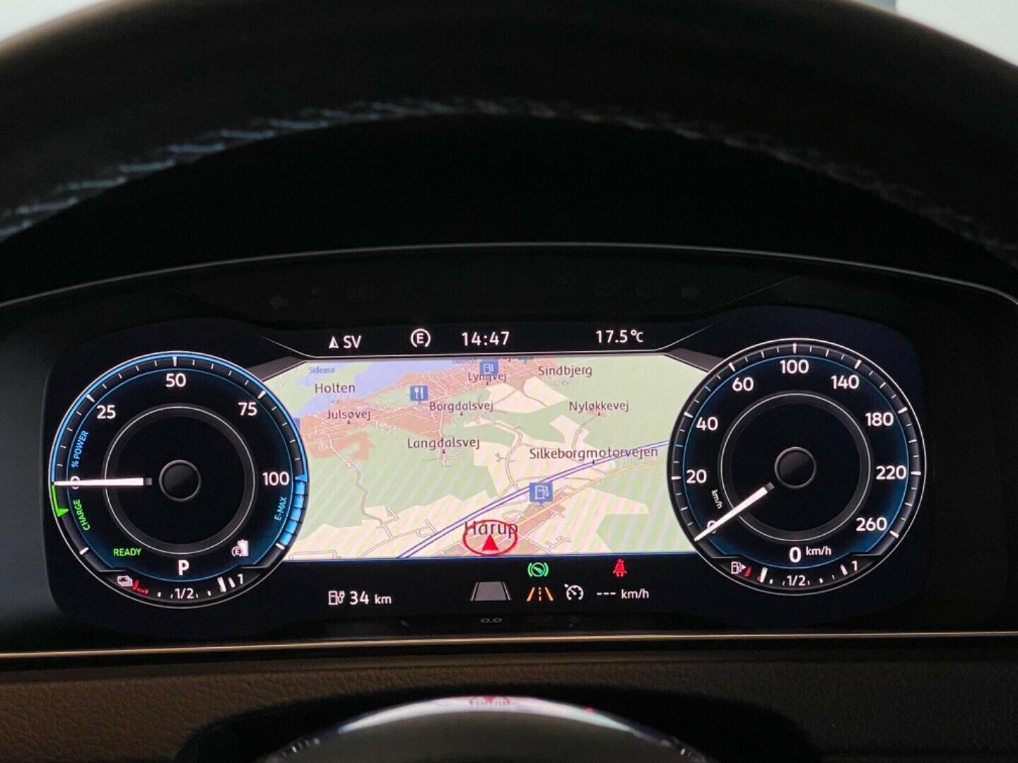 Blå VW Golf fra 2017