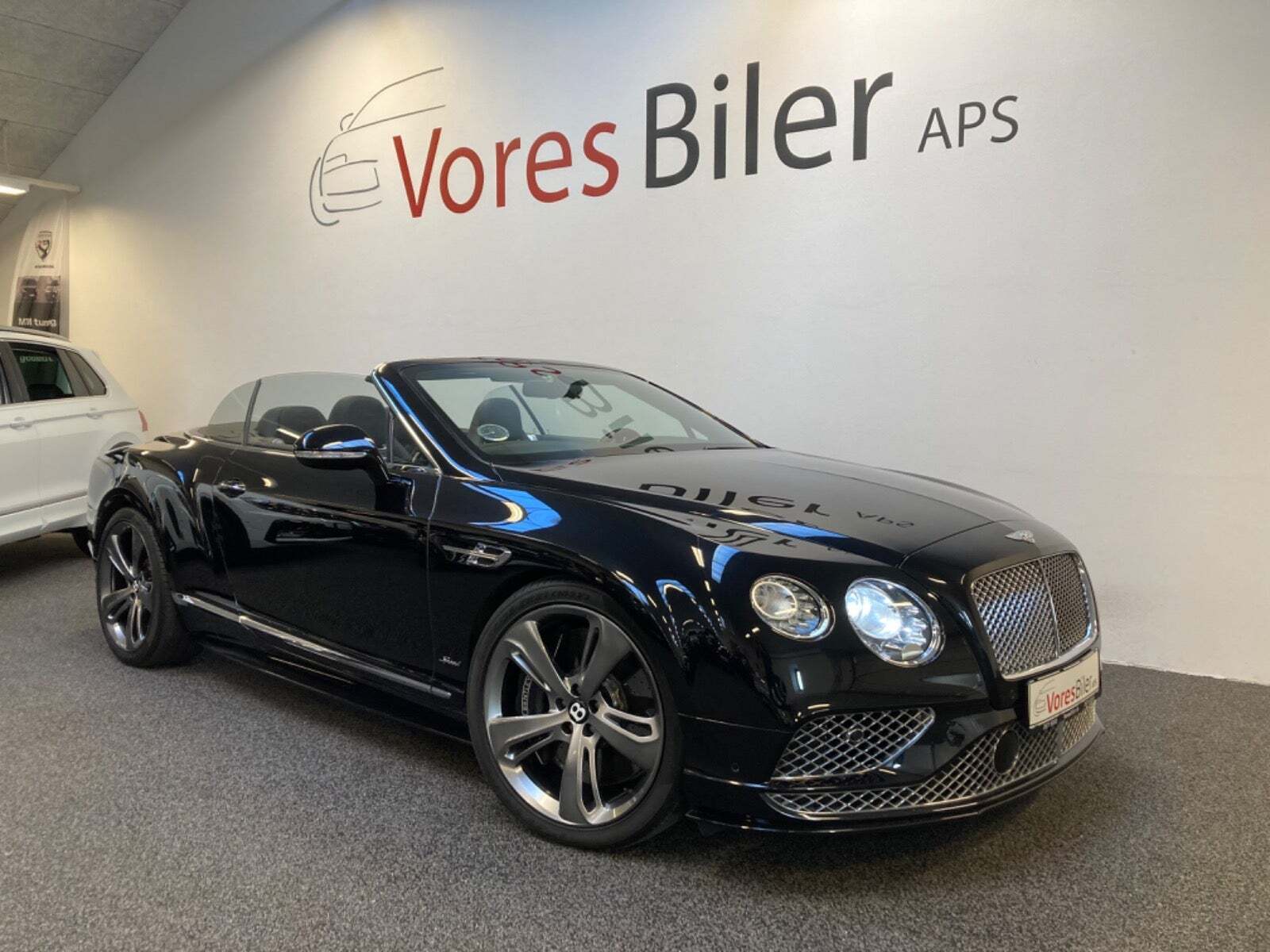 Grå Bentley Continental GT fra 2016