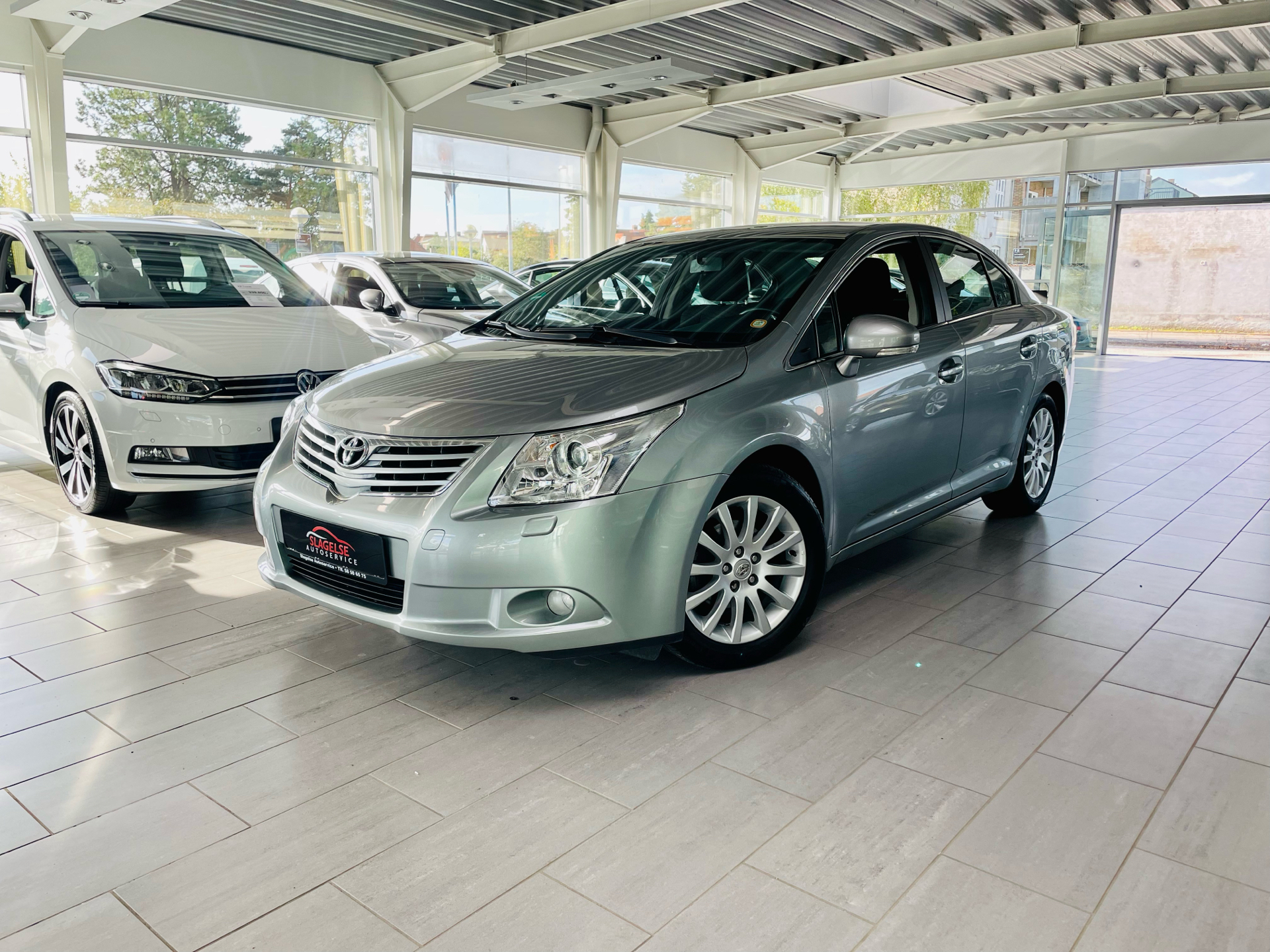 undefined Toyota Avensis fra 2011