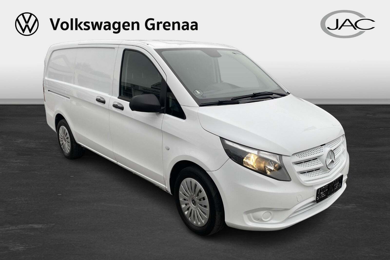 Hvid Mercedes Vito 116 fra 2017
