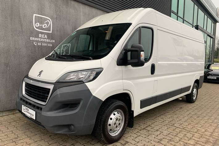 Hvid Peugeot Boxer fra 2016