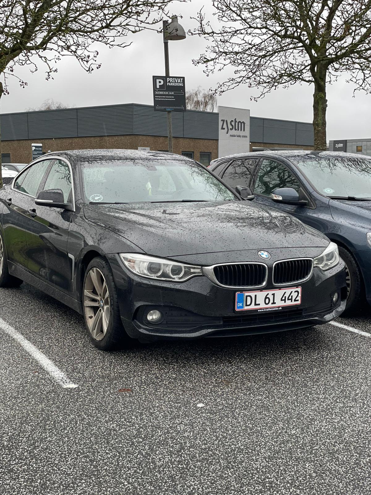 Sort BMW 4-serie fra 2017