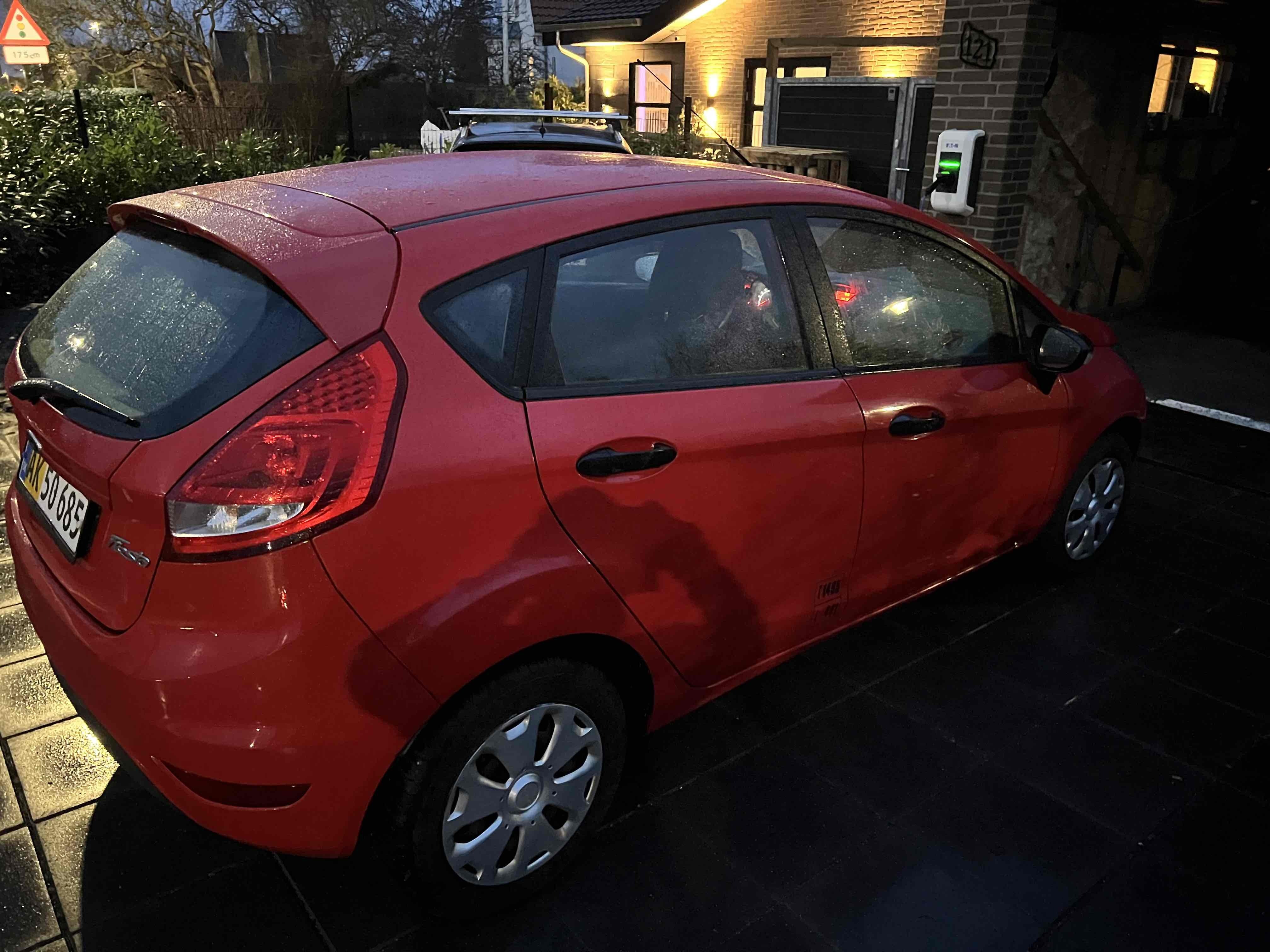 Rød Ford Fiesta fra 2011