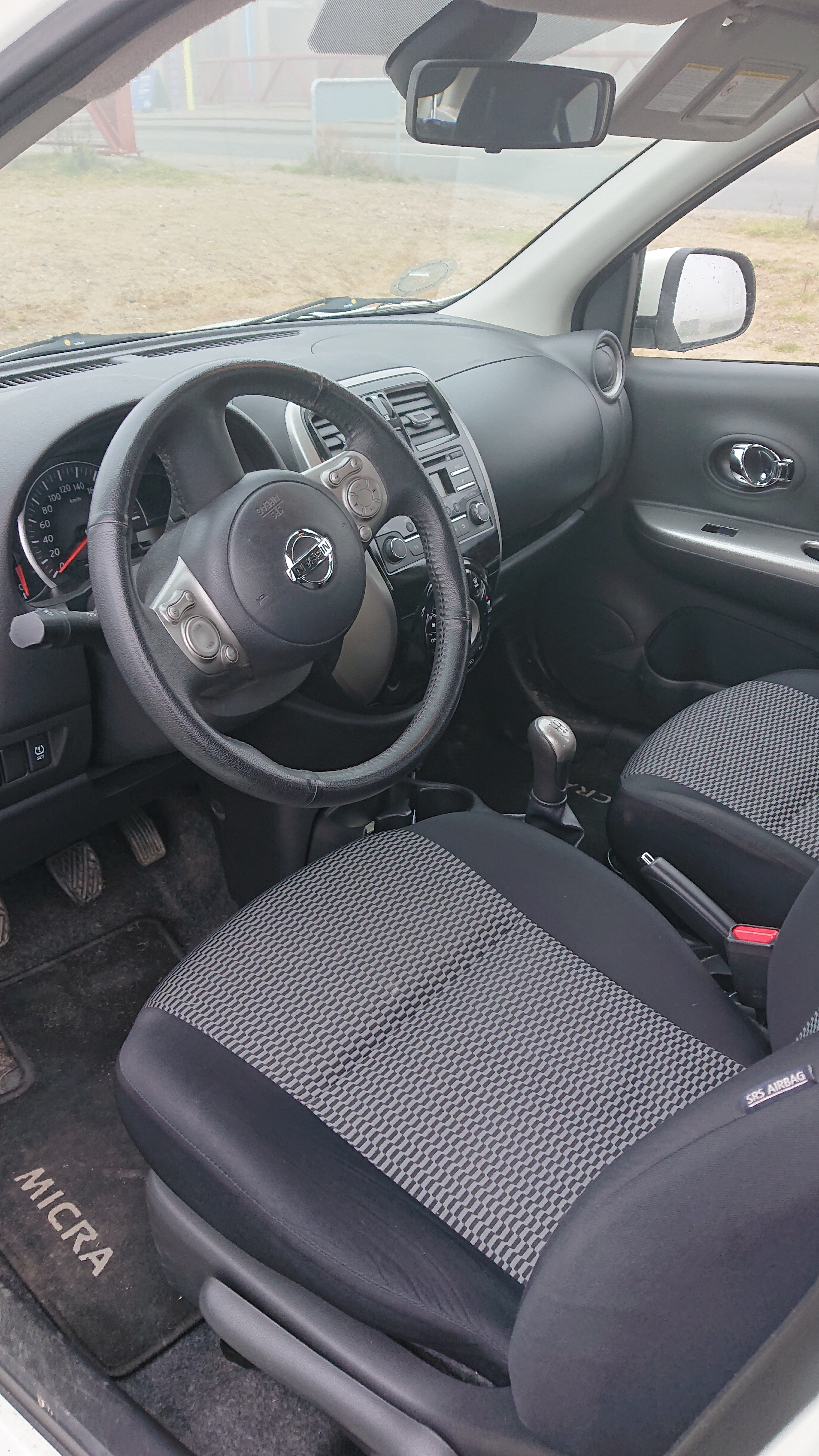 Hvid Nissan Micra fra 2016