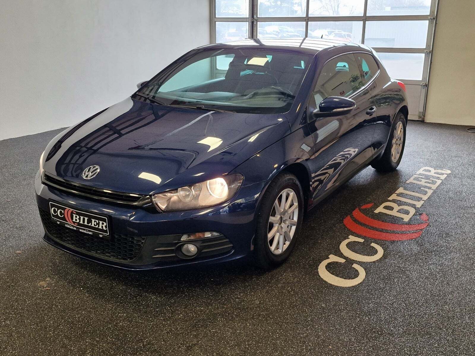 Blå VW Scirocco fra 2009