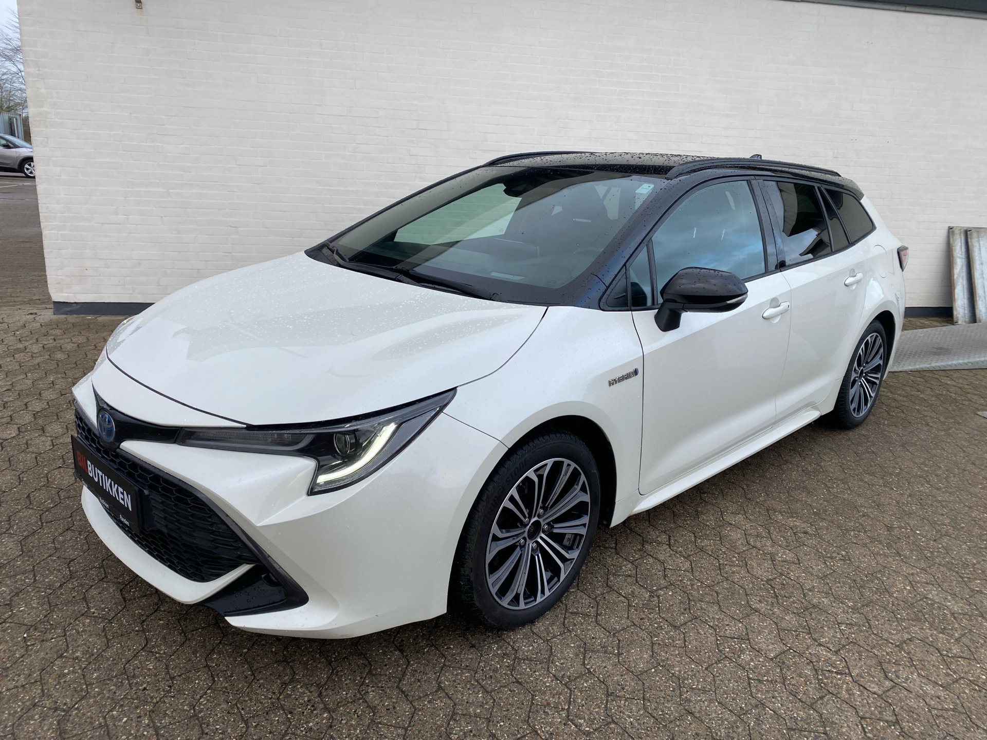 Hvid Toyota Corolla fra 2019